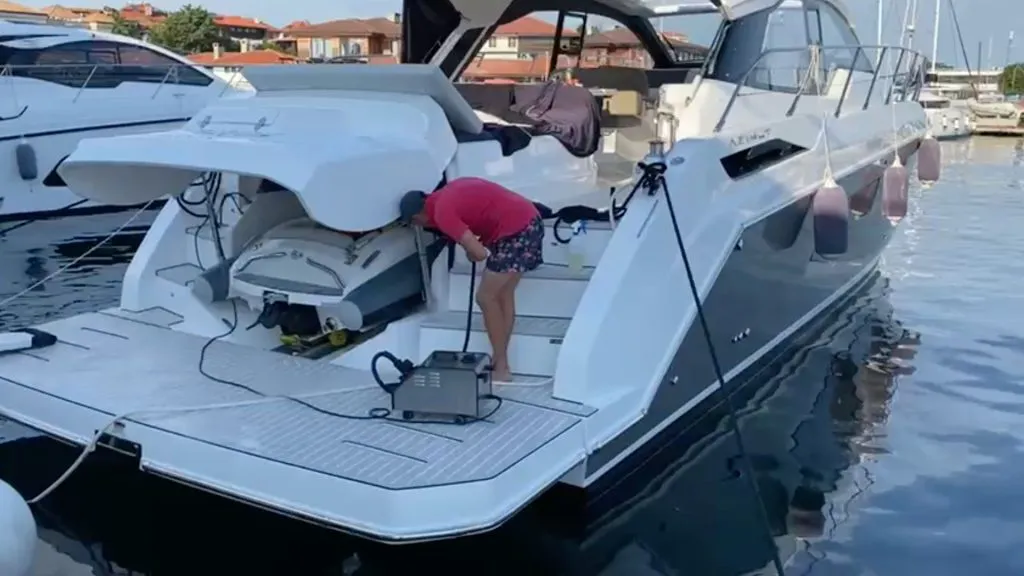 Yacht Cleaning